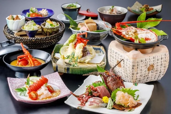 Experience a Luxurious Day Trip: Wakayama's Spiny Lobster Full Course, Complete with Whole Lobster Sashimi!