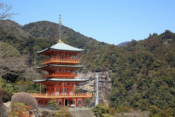 Use the JR Limited Express 'Kuroshio'! 20th Anniversary of World Heritage Registration! Includes Three Exclusive Goshuin! Day Trip to Kumano Sanzan and Nachi Falls